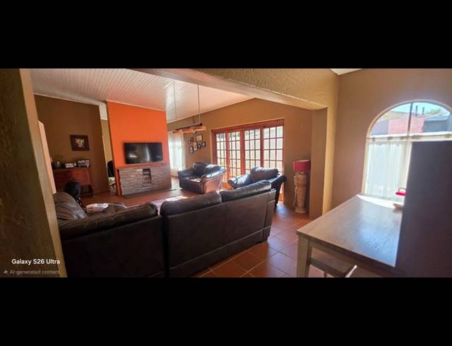 3 BEDROOM HOUSE FOR SALE IN SINOVILLE